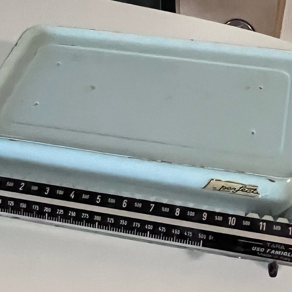 Vintage Blue Kitchen Scale - Picture 9 of 9